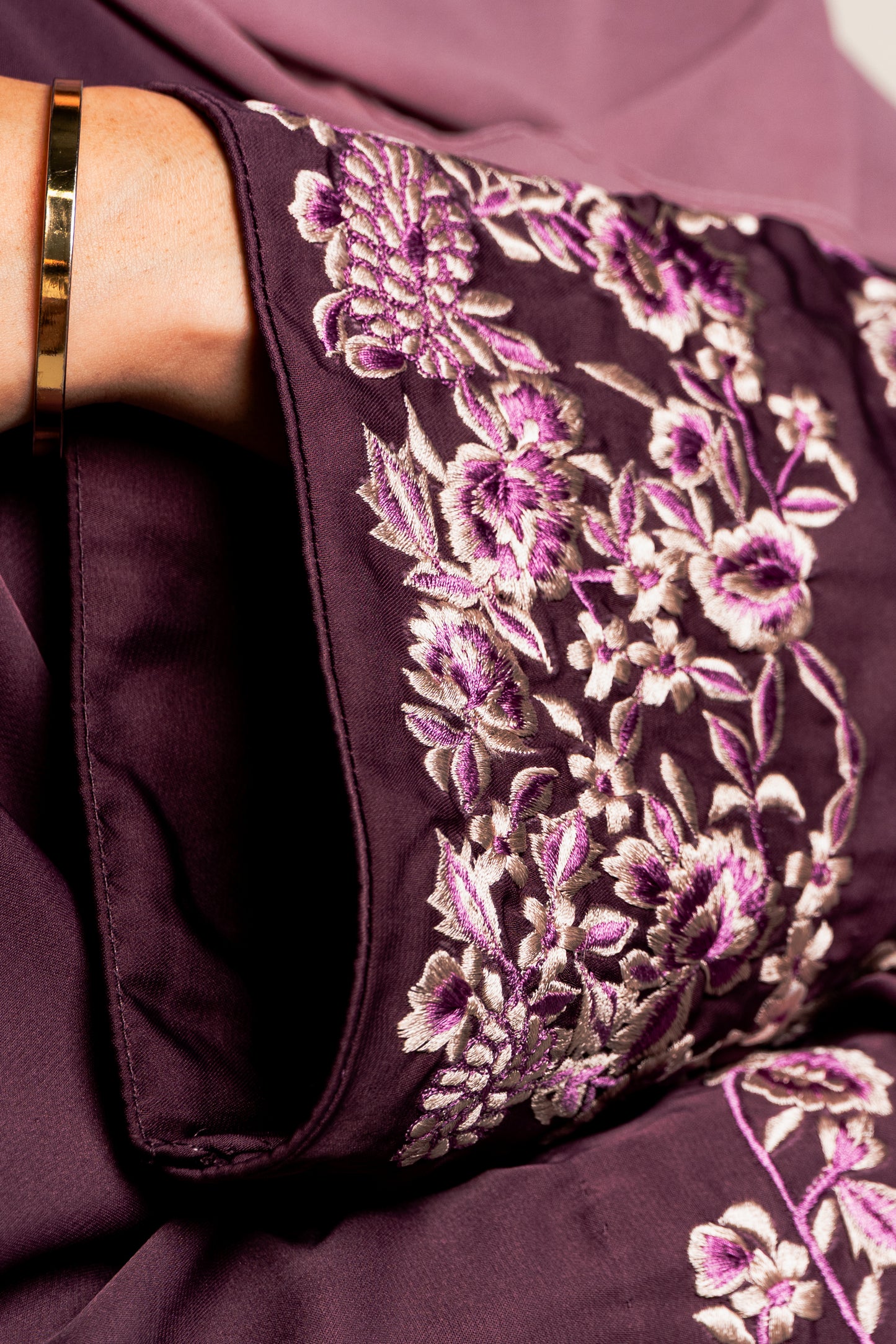 Lilac Whispers – Elegance in Every Thread