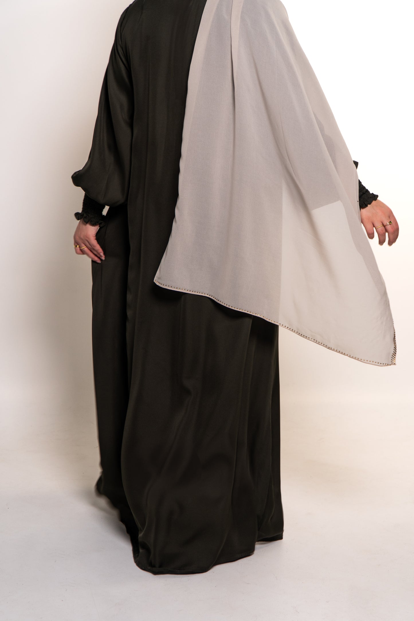 Olive Oasis – Elegant & Timeless
